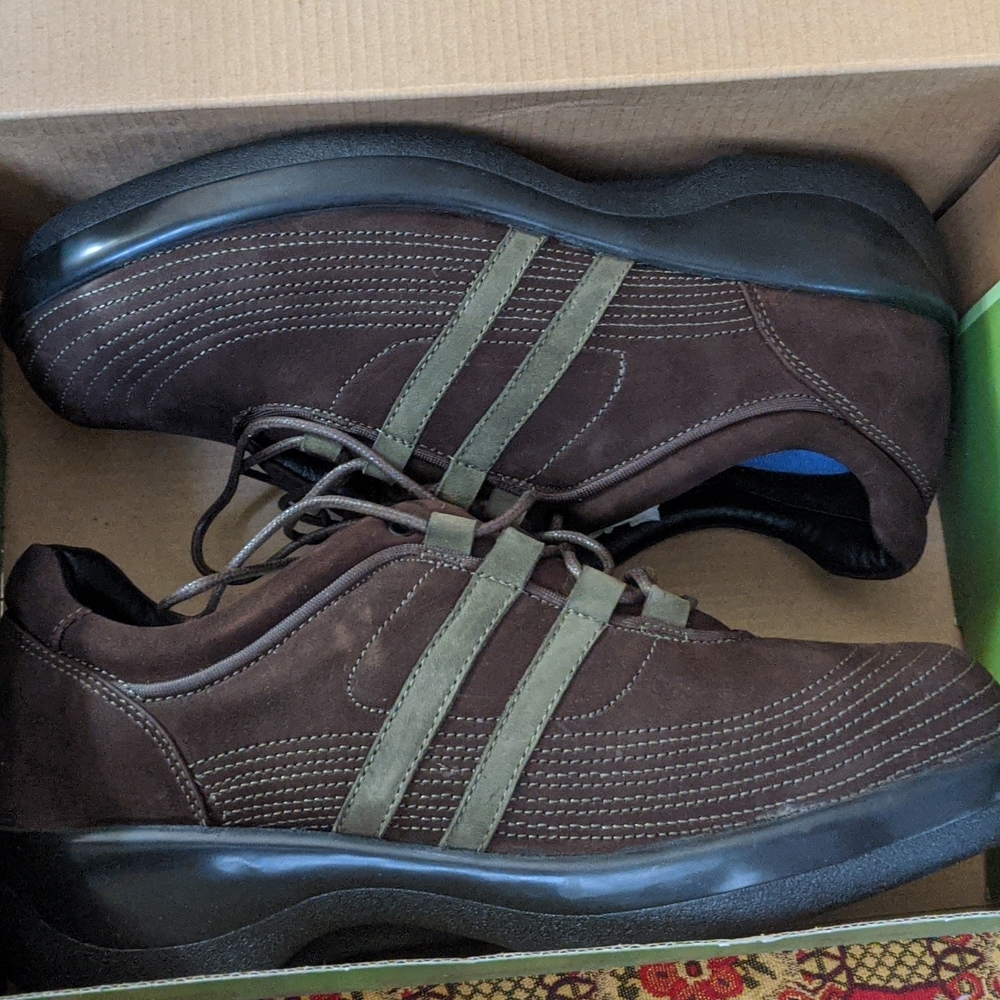 New Apex Ambulator wide shoe